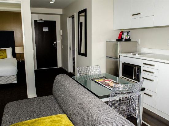 Фото The Quadrant Hotel & Suites