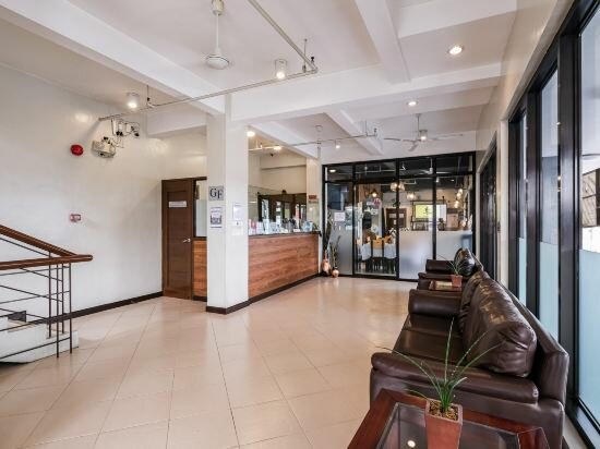 Фото Governor Forbes Inn