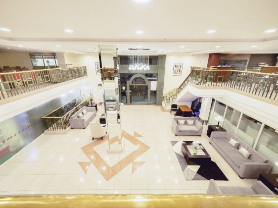 Фото The Charter House