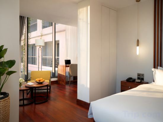 Фото Koulen Central Hotel