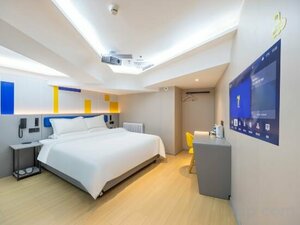 7Days Inn Hotel (14th Floor, Dagong Building, No. 97 Minzhu West Road, Wuquan Subdistrict), hotel