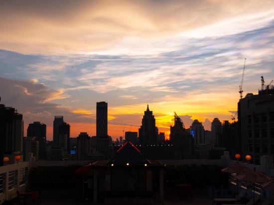 Фото Zenith Sukhumvit Hotel