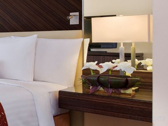 Фото Courtyard by Marriott Mumbai International Airport