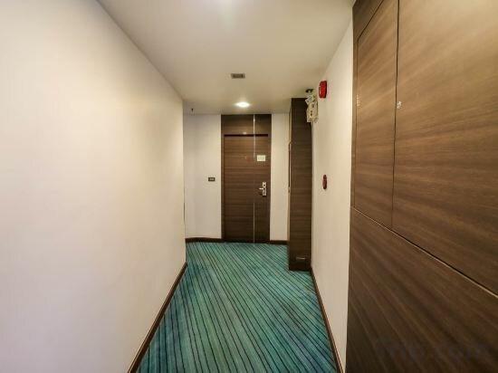 Фото Отель Sukhumvit Suites