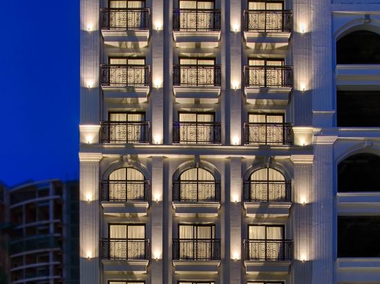 Фото Royal Charm Hotel