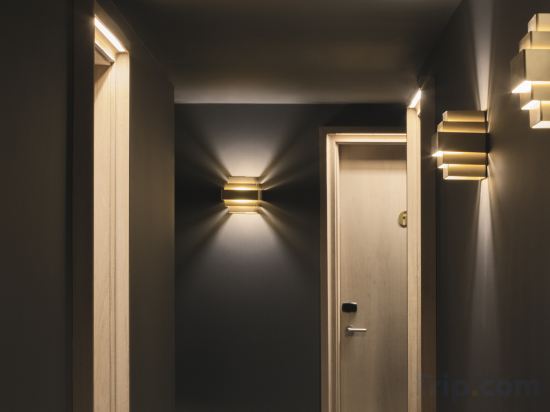 Фото Yurbban Trafalgar Hotel