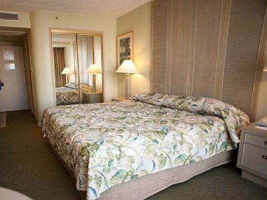 Фото Hilton Garden Inn Waikiki Beach