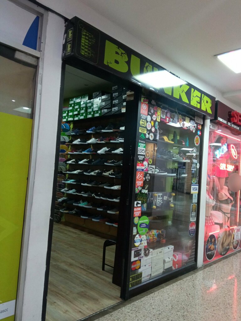 Shoe store Bunker, Bogota, photo
