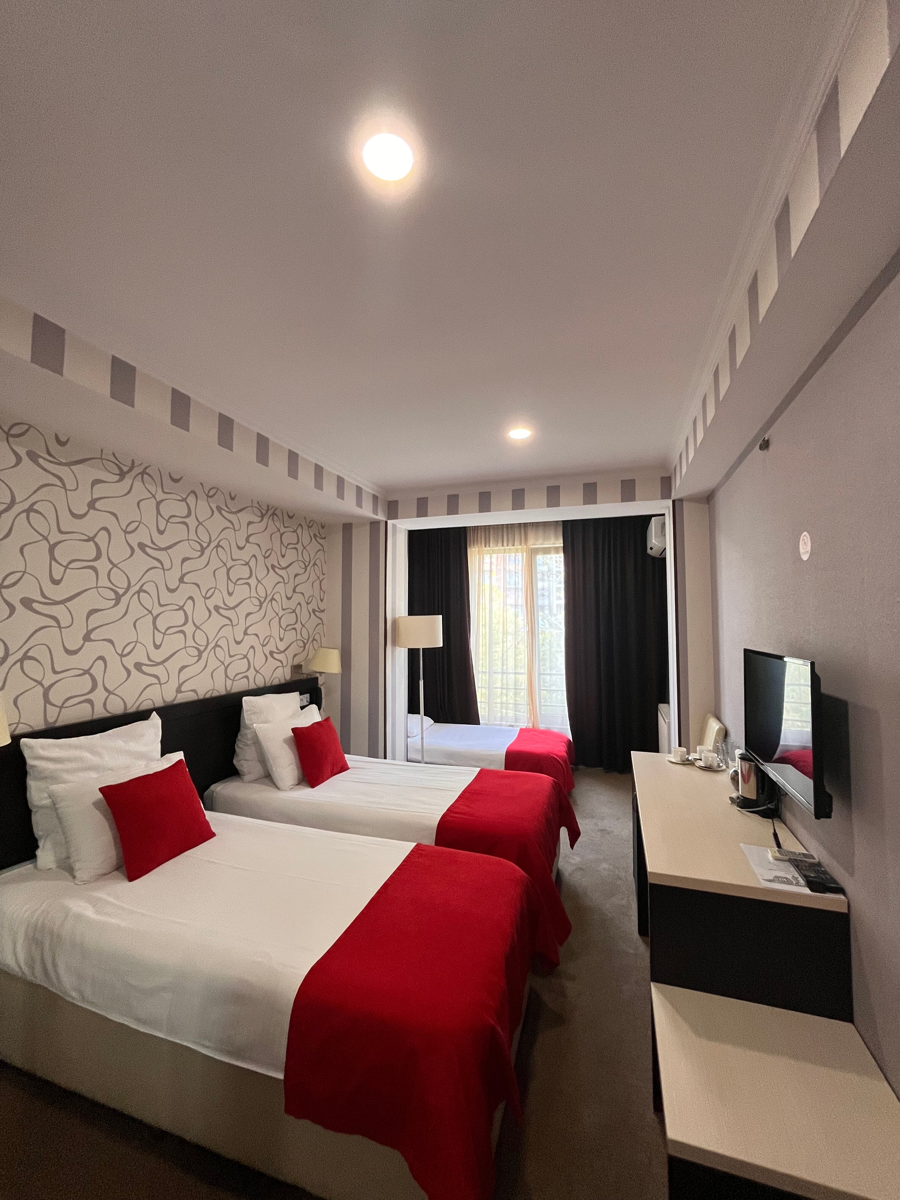 Фото отеля 2