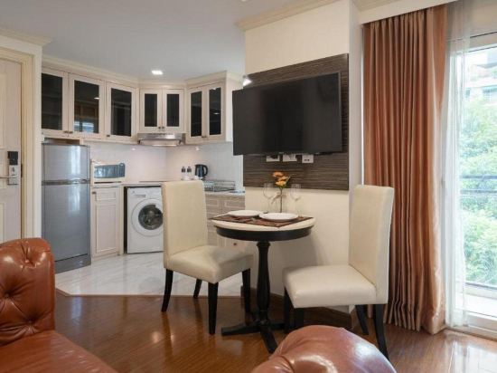 Фото Aspira Hana Executive Apartment Thonglor
