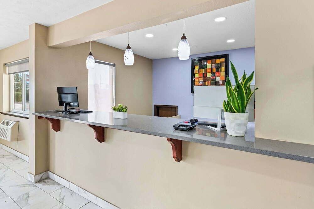 Фото Super 8 by Wyndham Council Bluffs Ia Omaha Ne Area