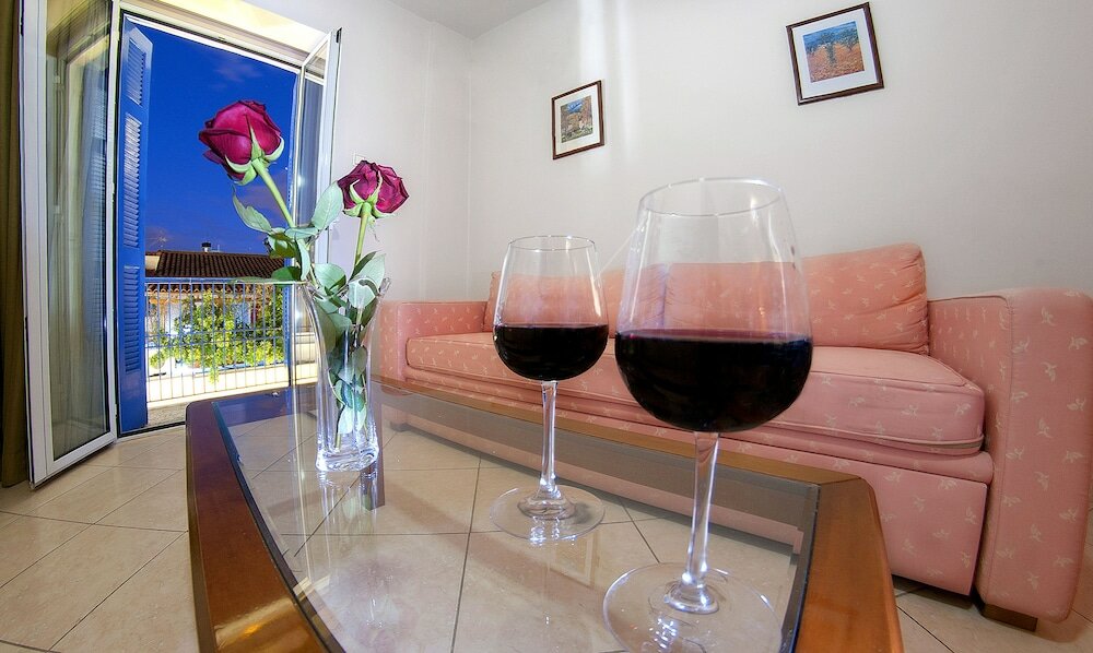 Фото Morfeas Hotel