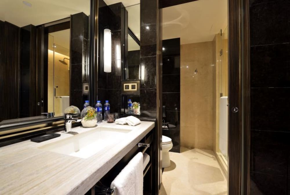 Фото Fuzhou Lakeside Hotel