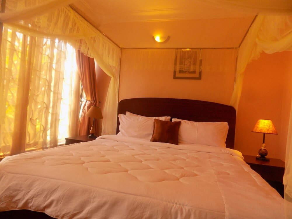 Фото Entebbe Travelle'rs Inn