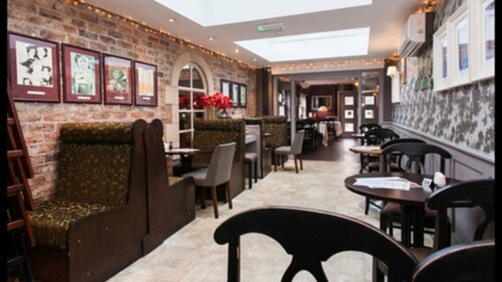 Фото Honest Lawyer Hotel