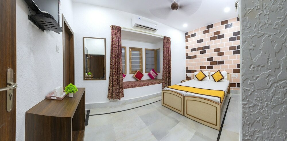 Фото Hotel Akashdeep