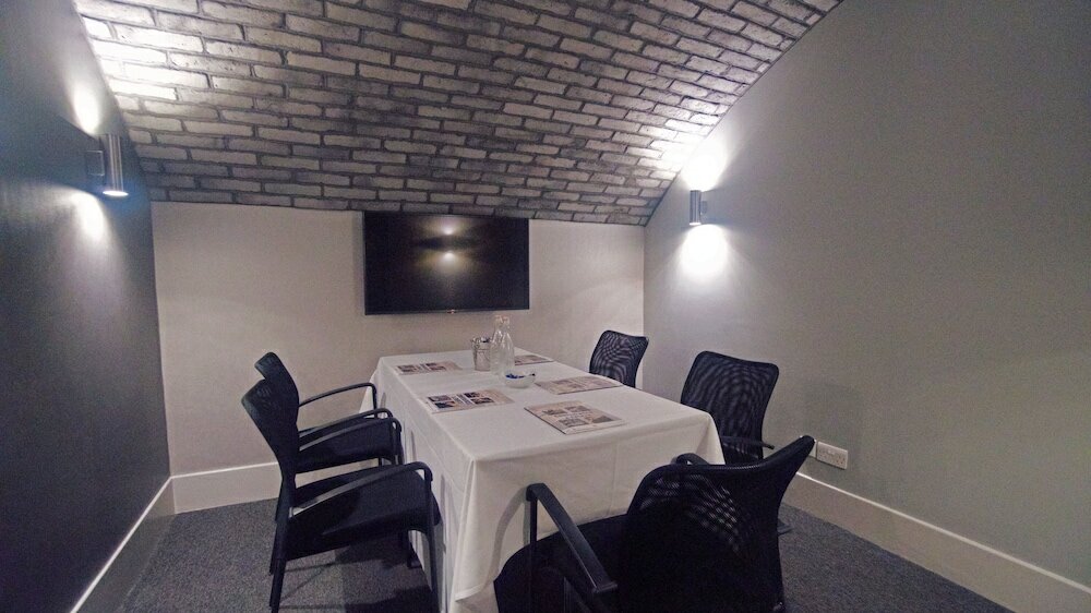 Фото Grey Street Hotel