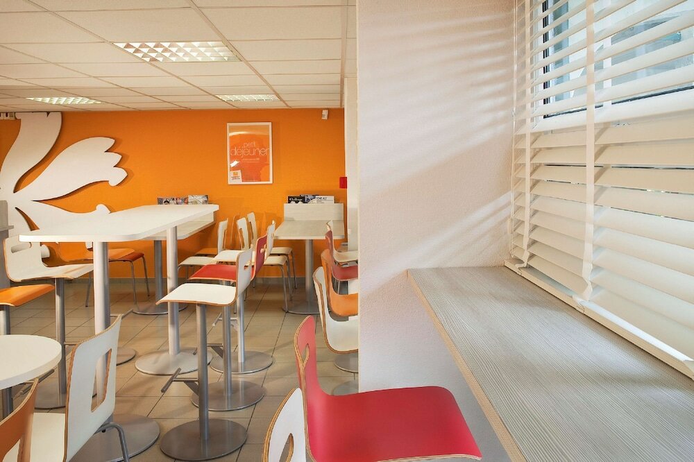 Фото Première Classe Versailles Saint Cyr L'ecole