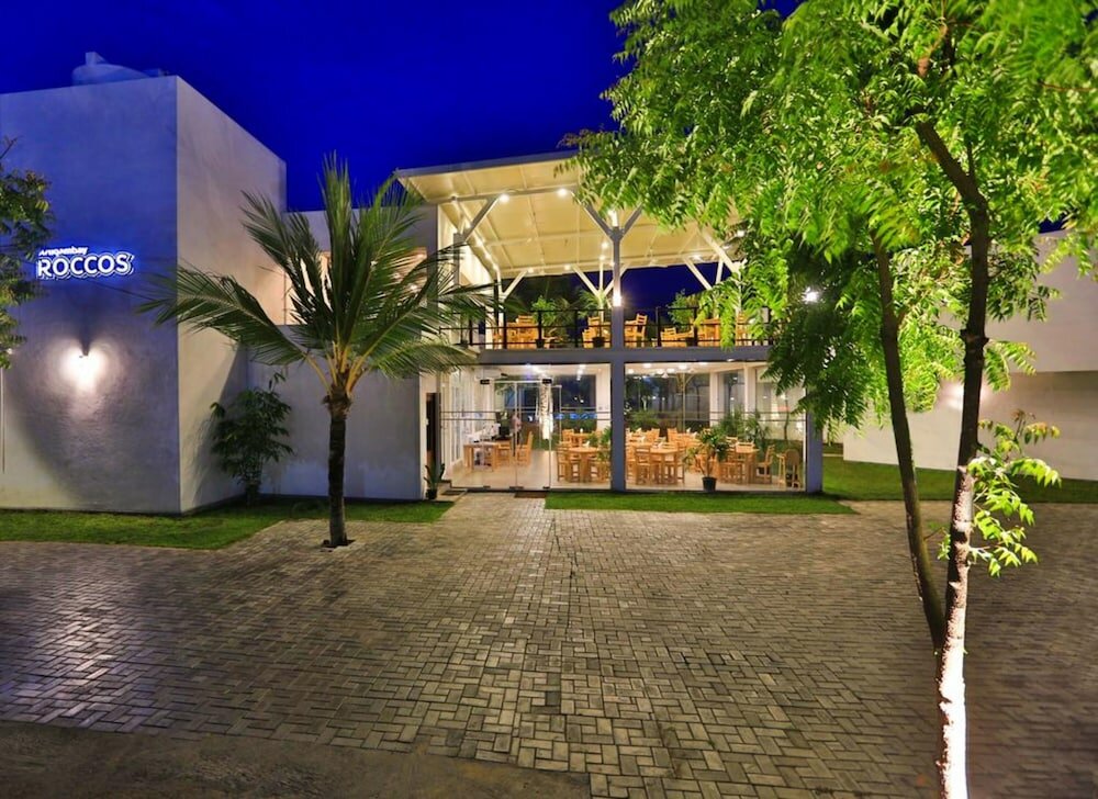 Фото отеля 2