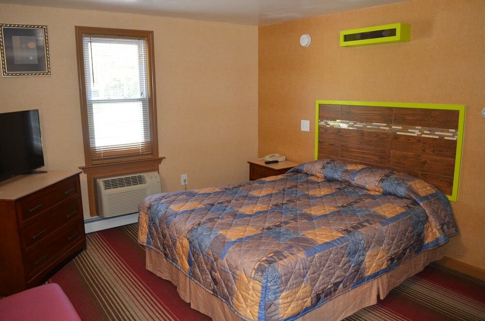 Фото Carleton Circle Motel Falmouth