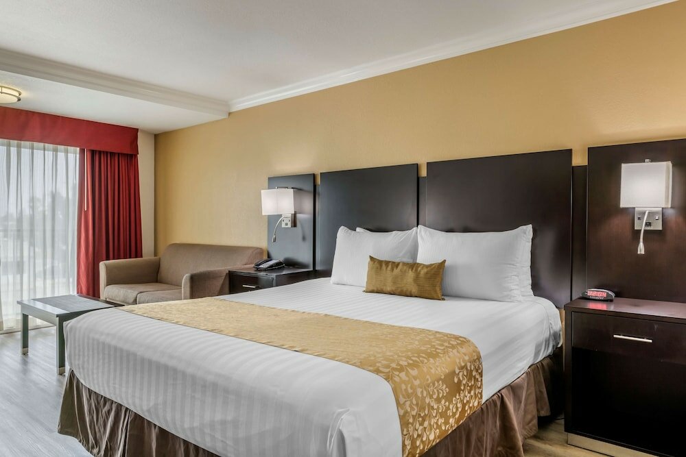 Фото Best Western Plus South Bay Hotel