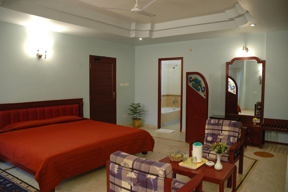 Фото Hotel Gnanam