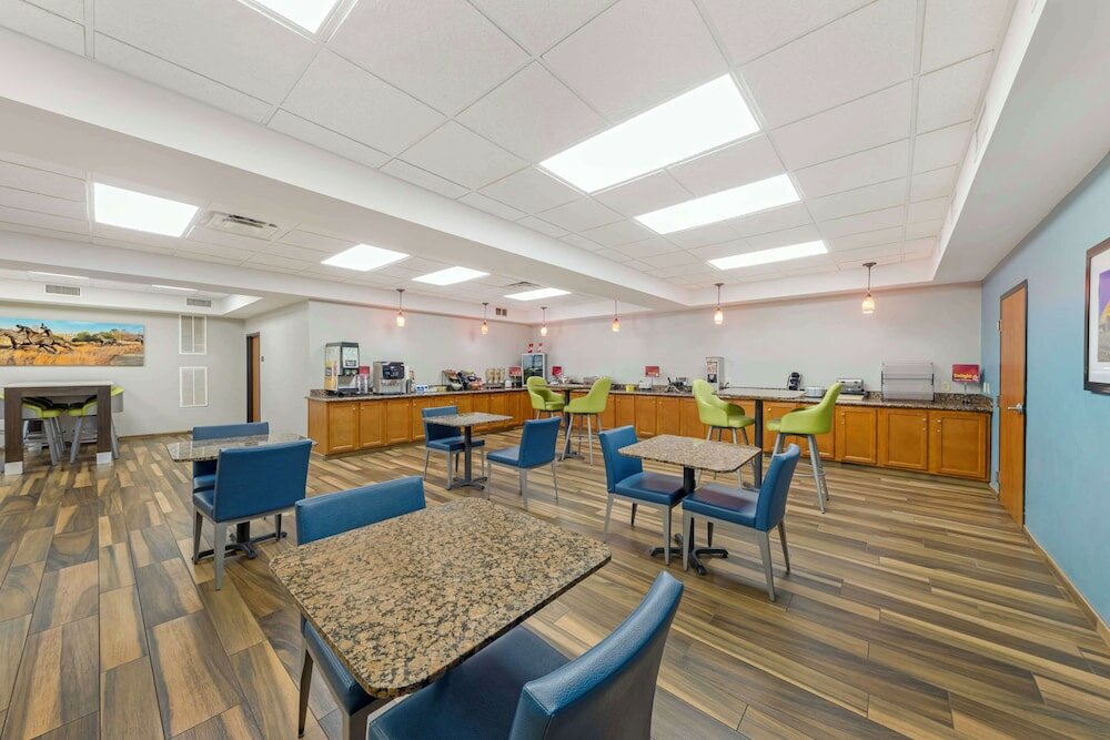 Фото Best Western Plus Midwest City Inn & Suites
