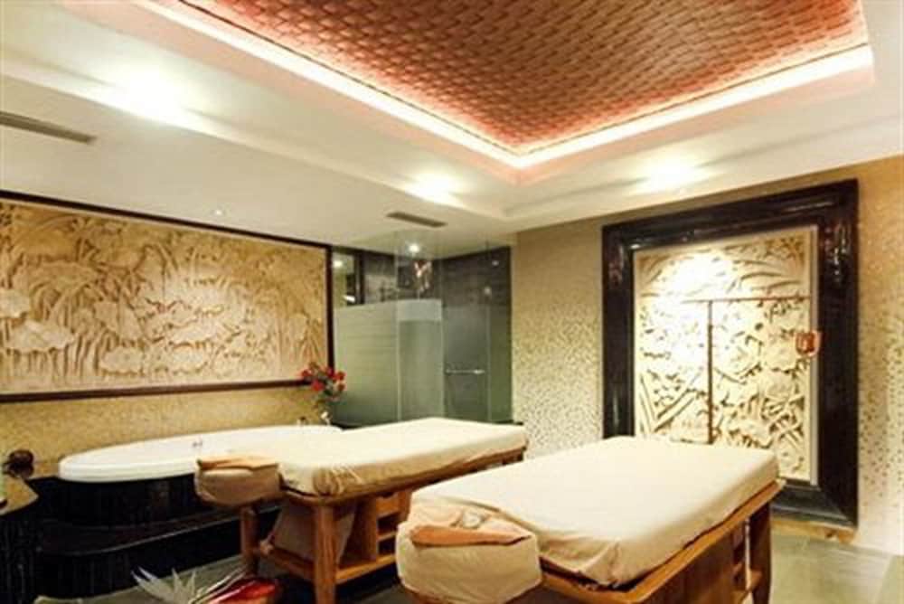 Фото Grand Balisani Suites