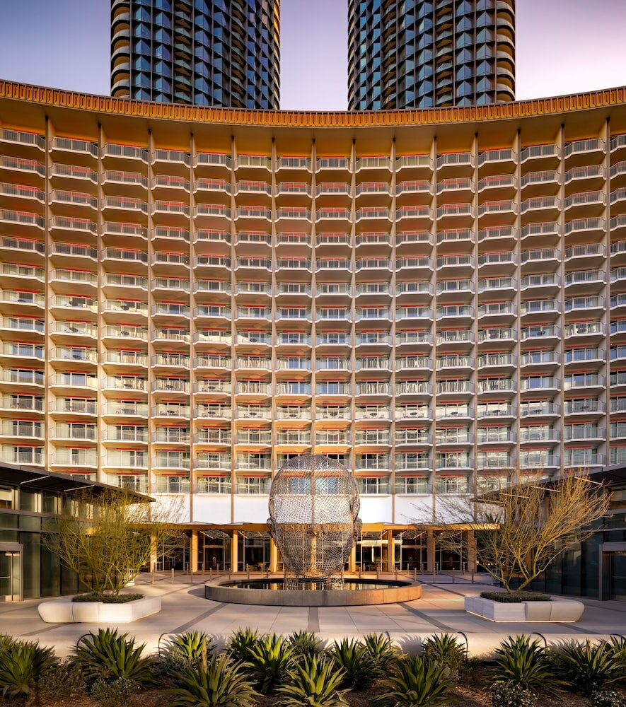 Фото Fairmont Century Plaza Gold Experience