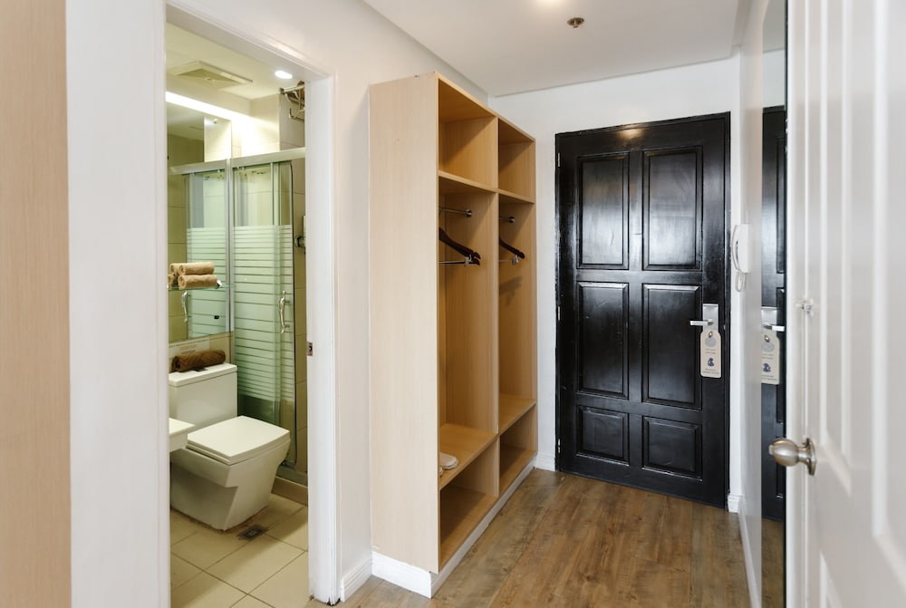 Фото Regency Grand Suites