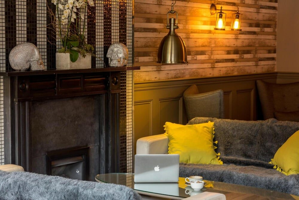 Фото Kilkenny Inn Hotel