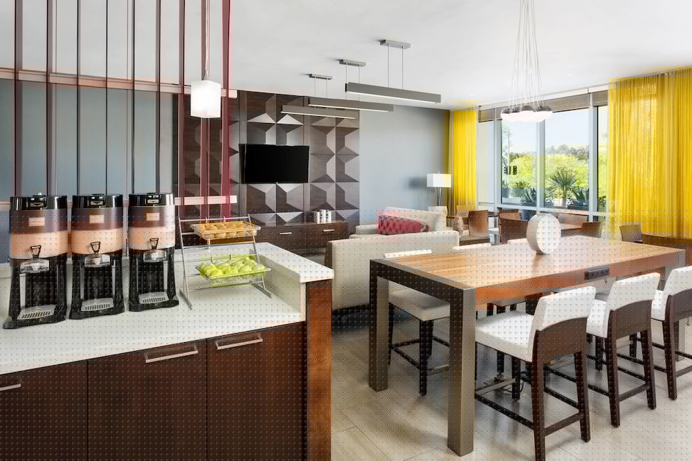 Фото Springhill Suites San Diego Mission Valley