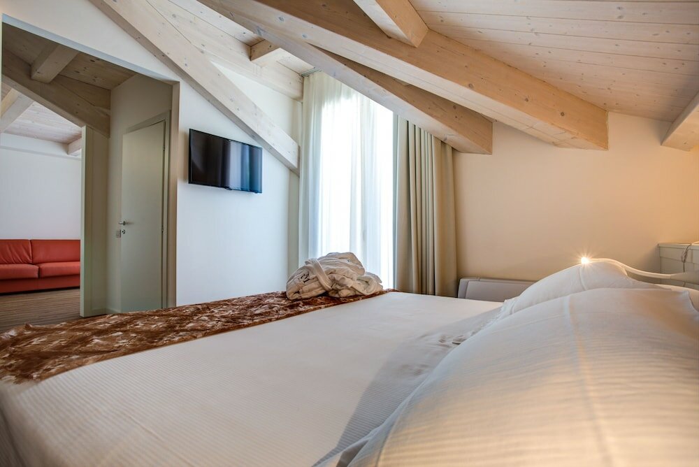 Фото Rimini Suite Hotel