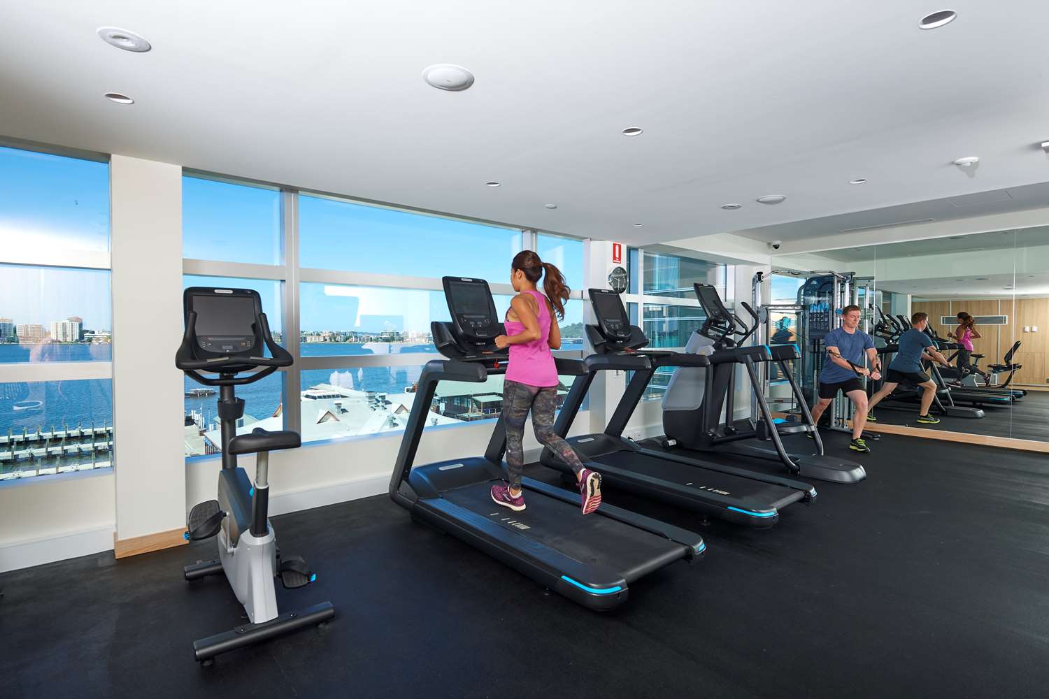 Фото DoubleTree by Hilton Perth Waterfront