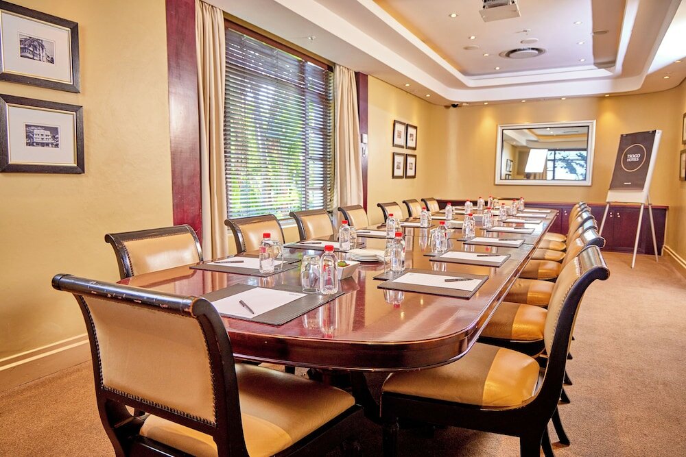 Фото Suncoast Hotel