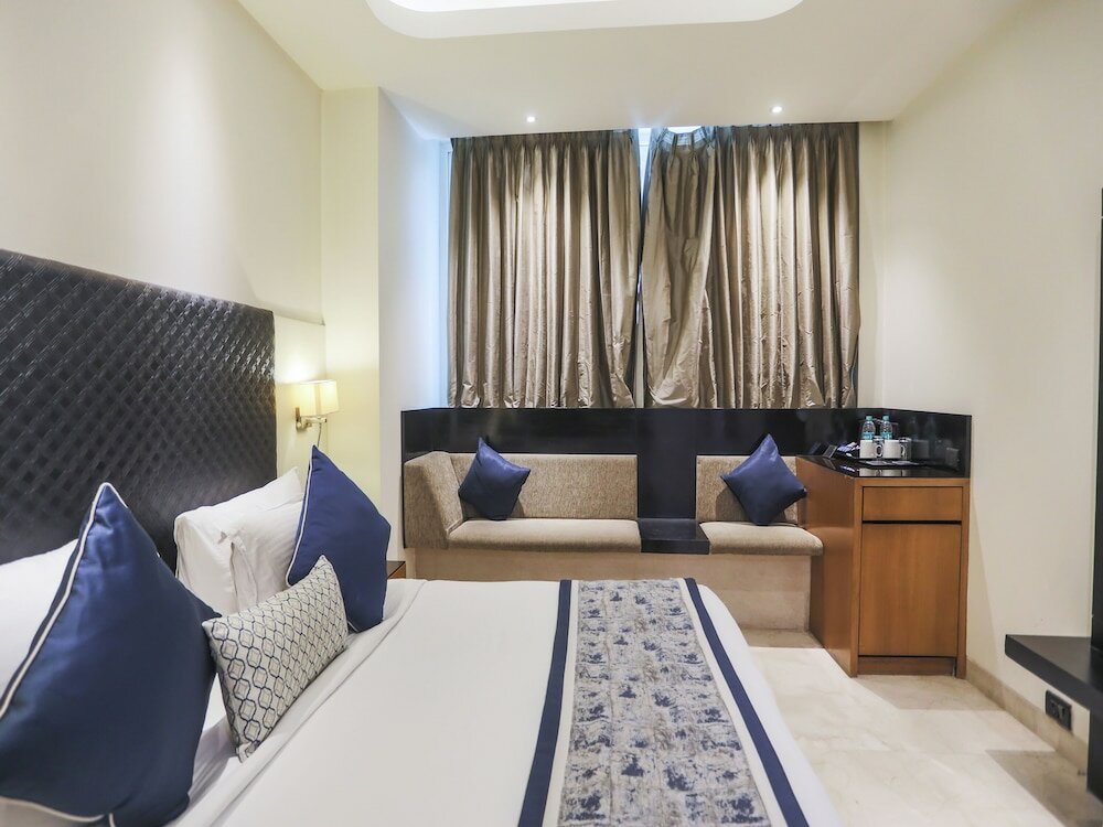 Фото The Allure Hotel R-57