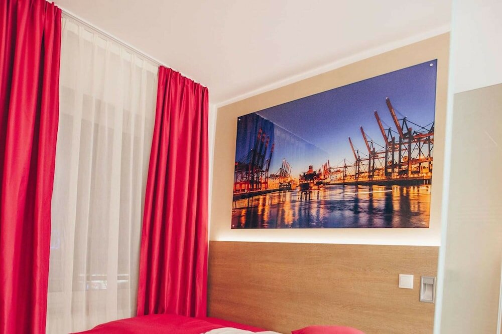 Фото Hotel Luckys Inn GmbH