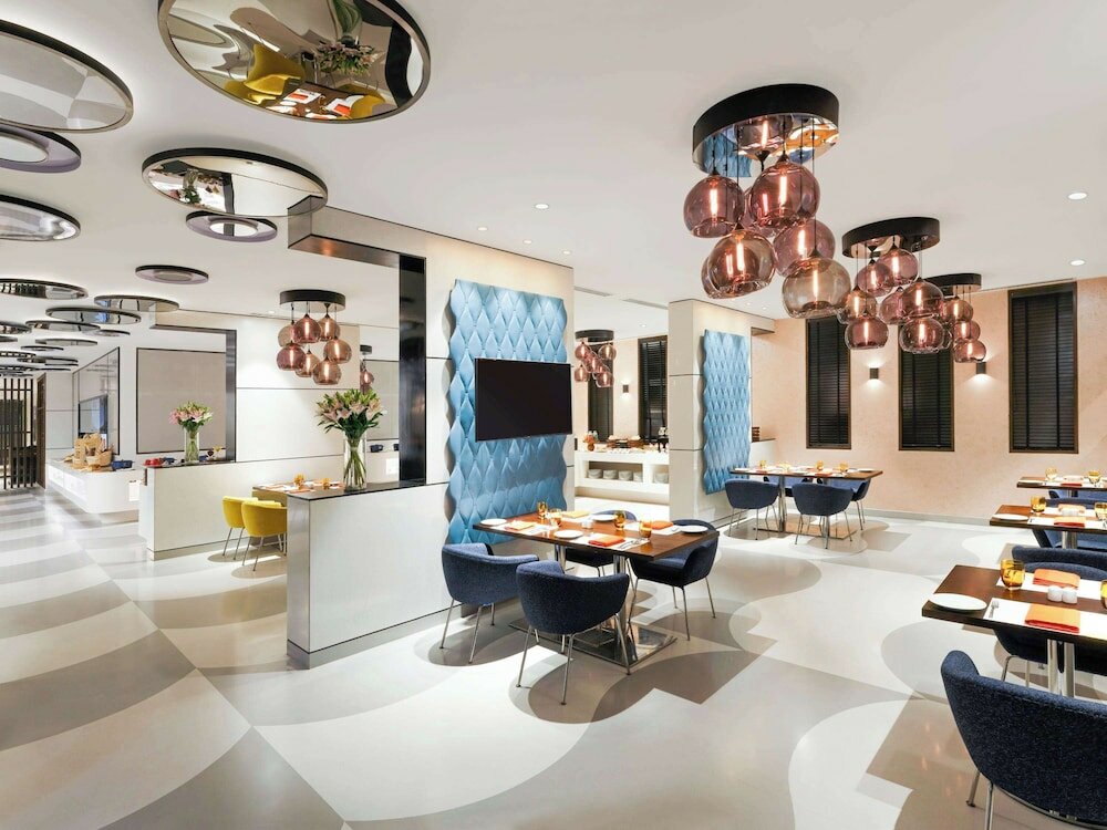 Фото Novotel Guwahati Gs Road Hotel