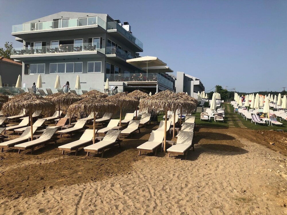 Фото Golden Coast Resort