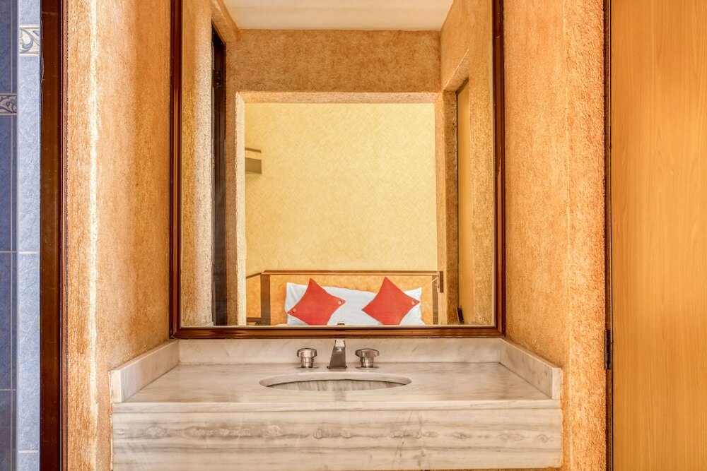 Фото Valencia Hotel