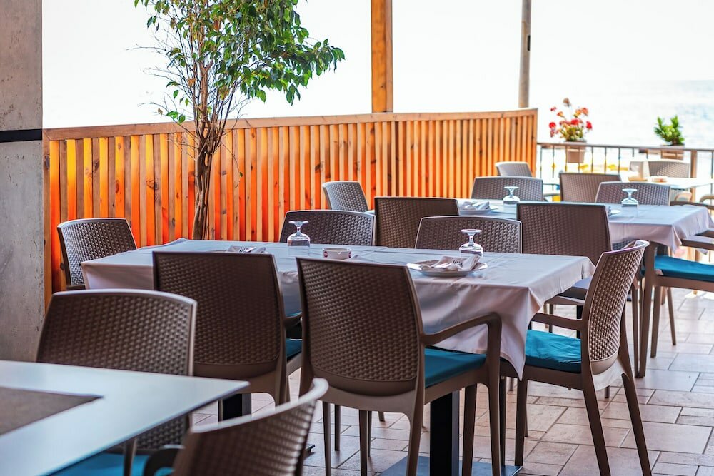 Фото Aragosta Hotel & Restaurant