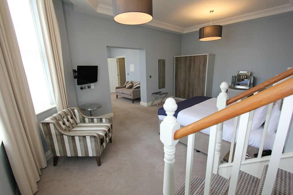 Фото Yarrow Hotel