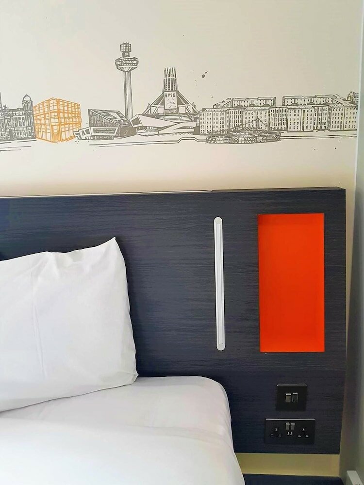 Фото EasyHotel Liverpool City Centre