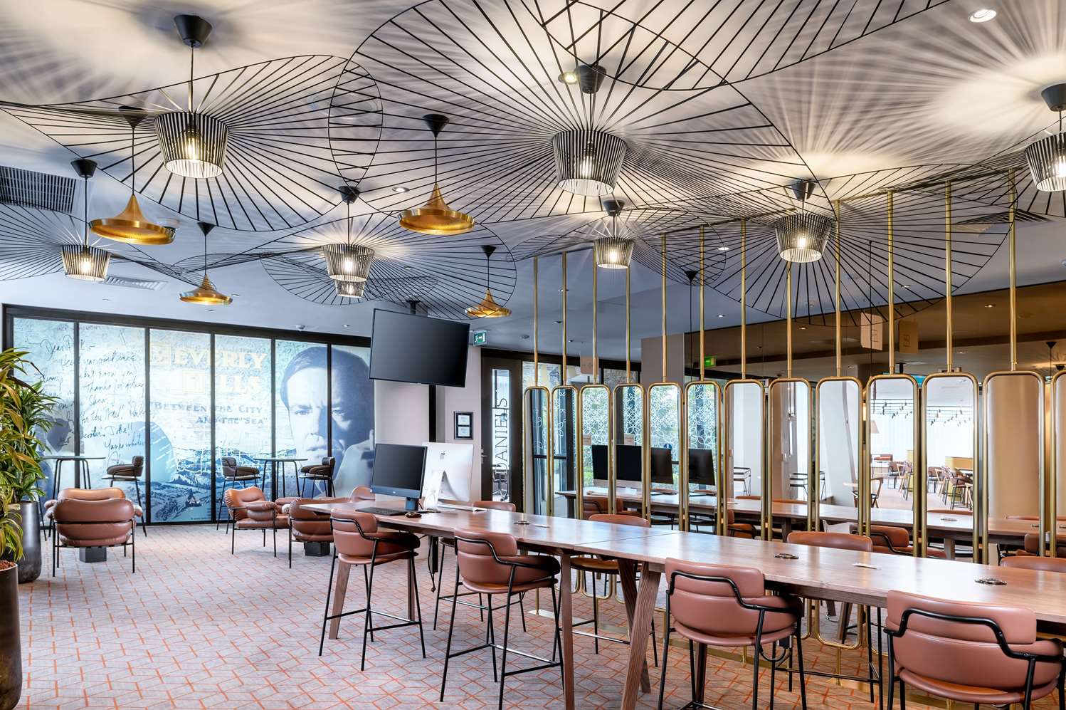 Фото Hilton Garden Inn London Heathrow Airport