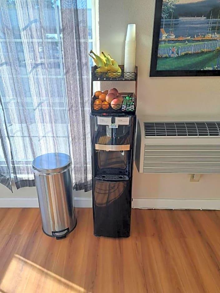 Фото Rodeway Inn Downtown Hanford