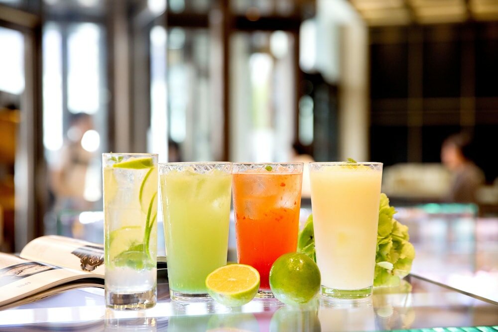 Фото The Riverside Hotel