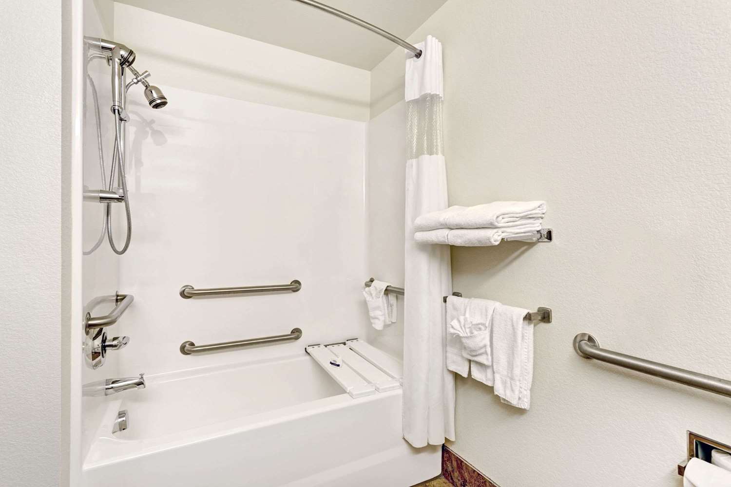 Фото Microtel Inn & Suites by Wyndham Cheyenne