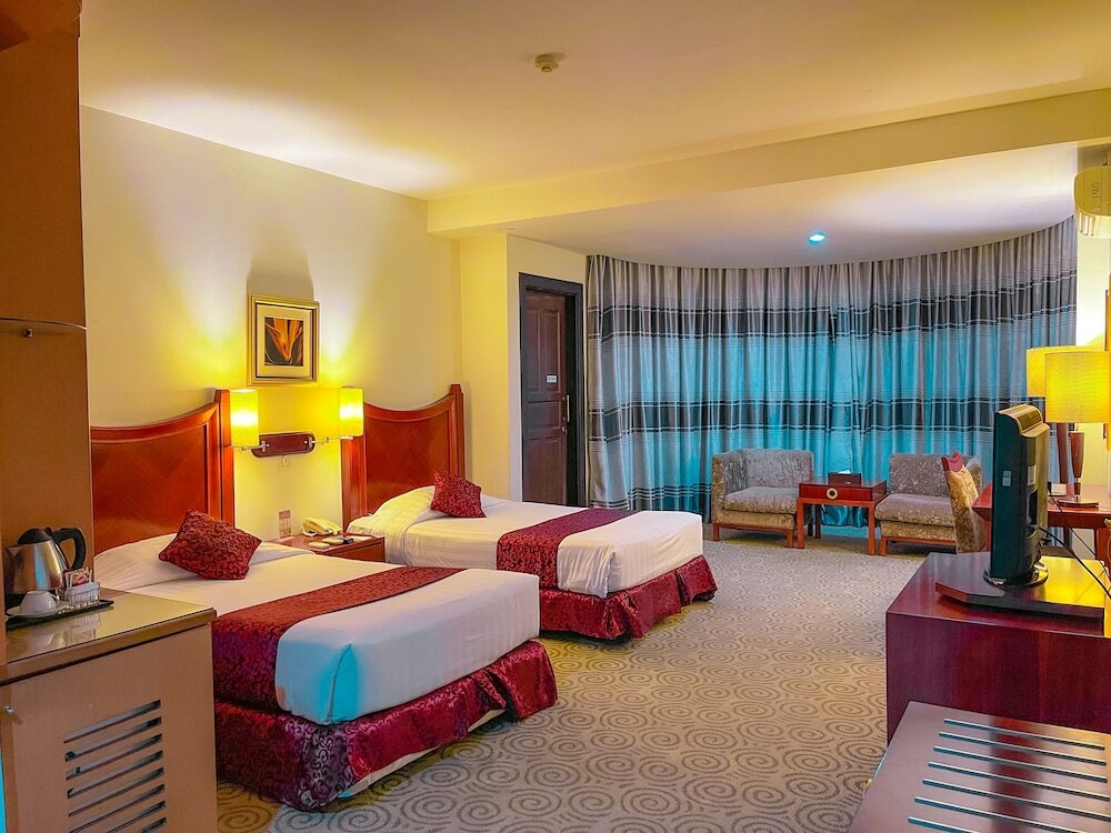 Фото Crown Vista Hotel