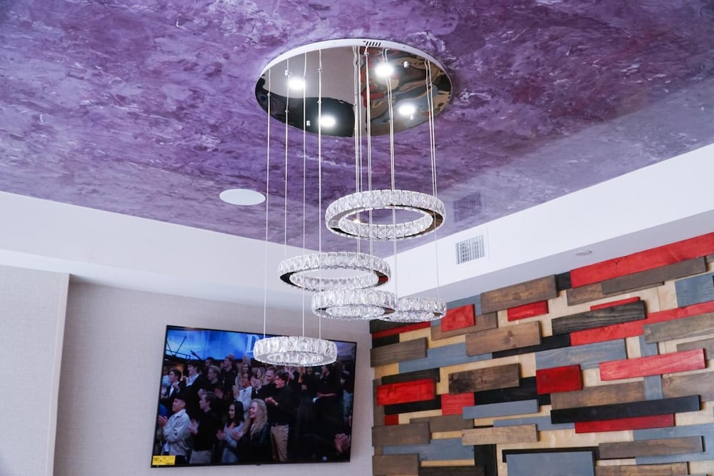 Фото Lotus Blu Inn & Suites