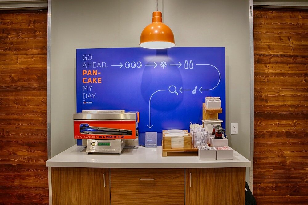 Фото Holiday Inn Express Gulfport Beach, an Ihg Hotel